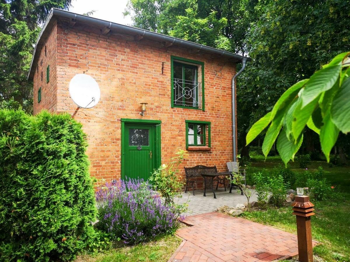 Gutshof Gross Behnkenhagen Apartment Bagian luar foto